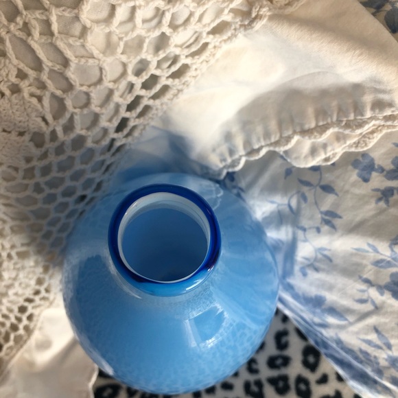 Blue glass vase - Picture 3 of 4